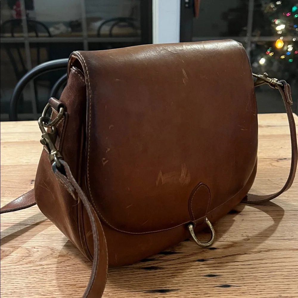 VINTAGE G.H. Bass & Co. Brown / Tan Leather & Brass Horsebit Crossbody Bag - Picture 8 of 8